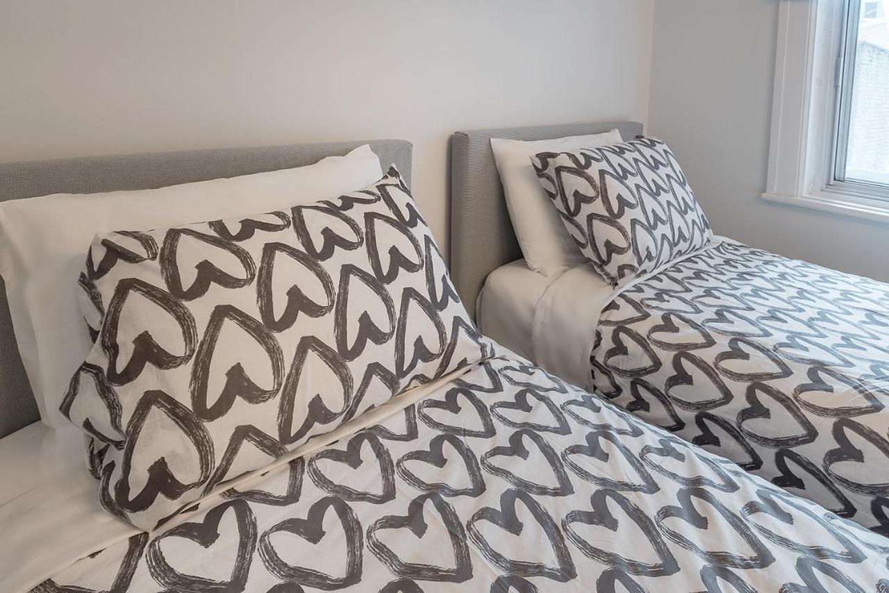 Luxurious Downtown Gem+pets Ok+parking Apartment *